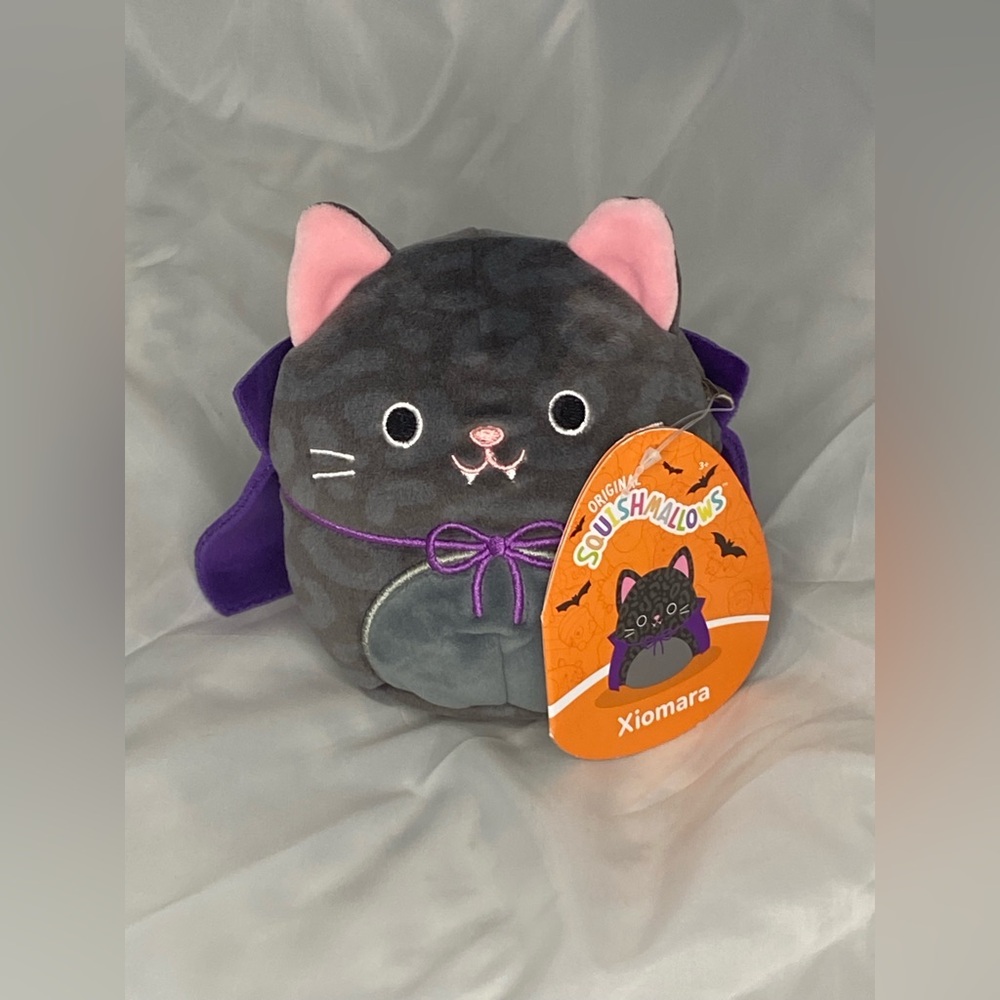 Squishmallows- 5” Xiomara the Black Panther (2023) Halloween Cape & Fangs